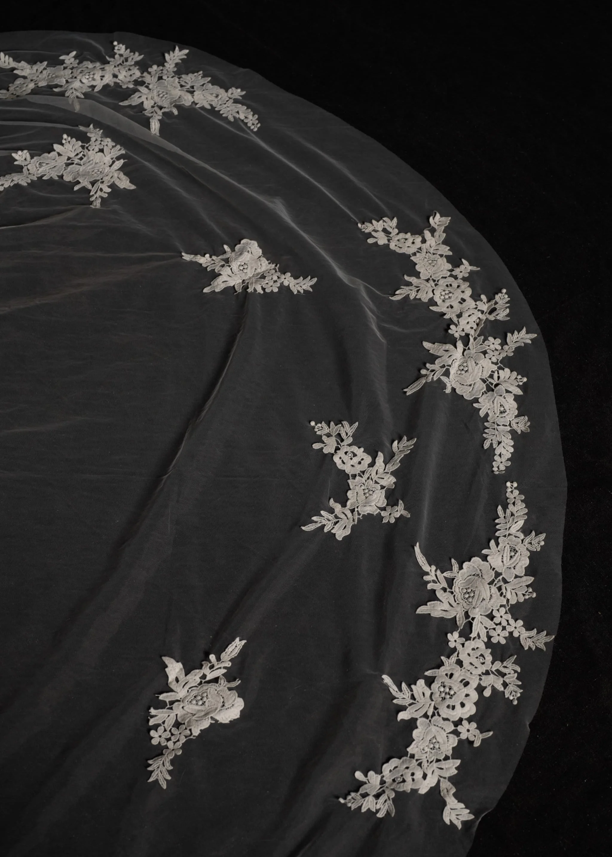 Floral Lace Veil, Single Tier, Cathedral Length - Image 8