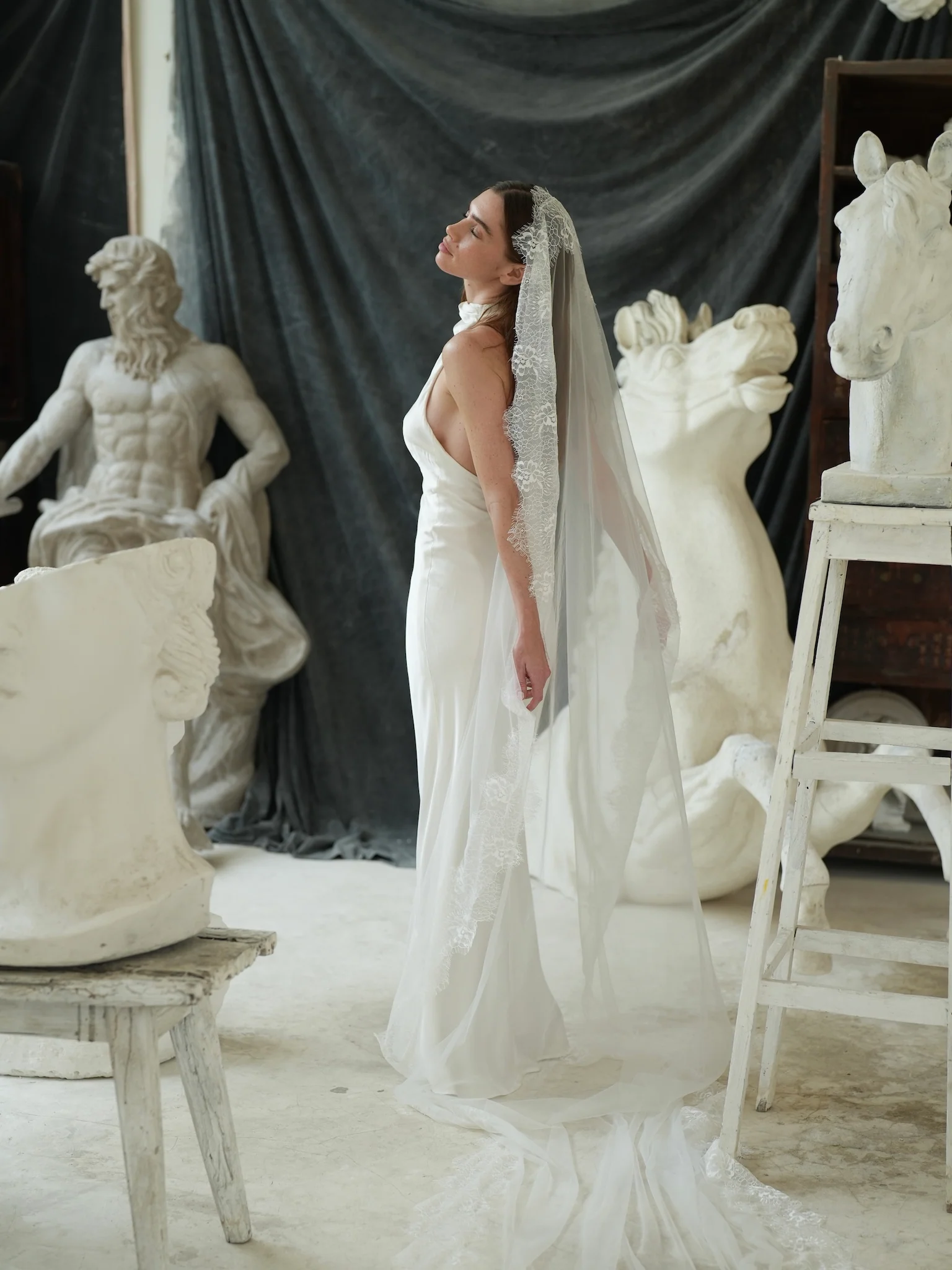 Mantilla Chantilly Lace Veil, Single Tier, Cathedral Length - Image 12