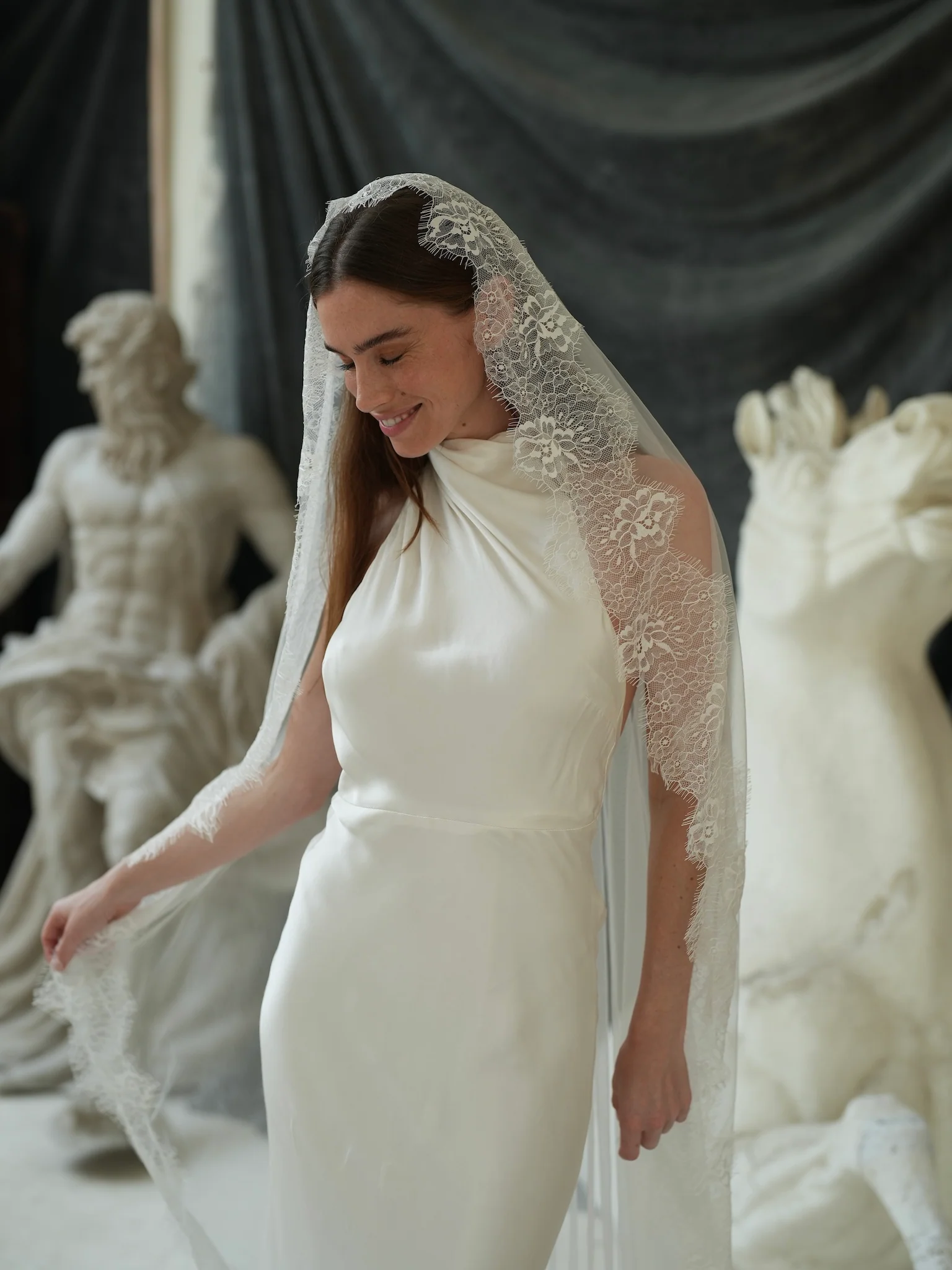 Mantilla Chantilly Lace Veil, Single Tier, Cathedral Length - Image 15