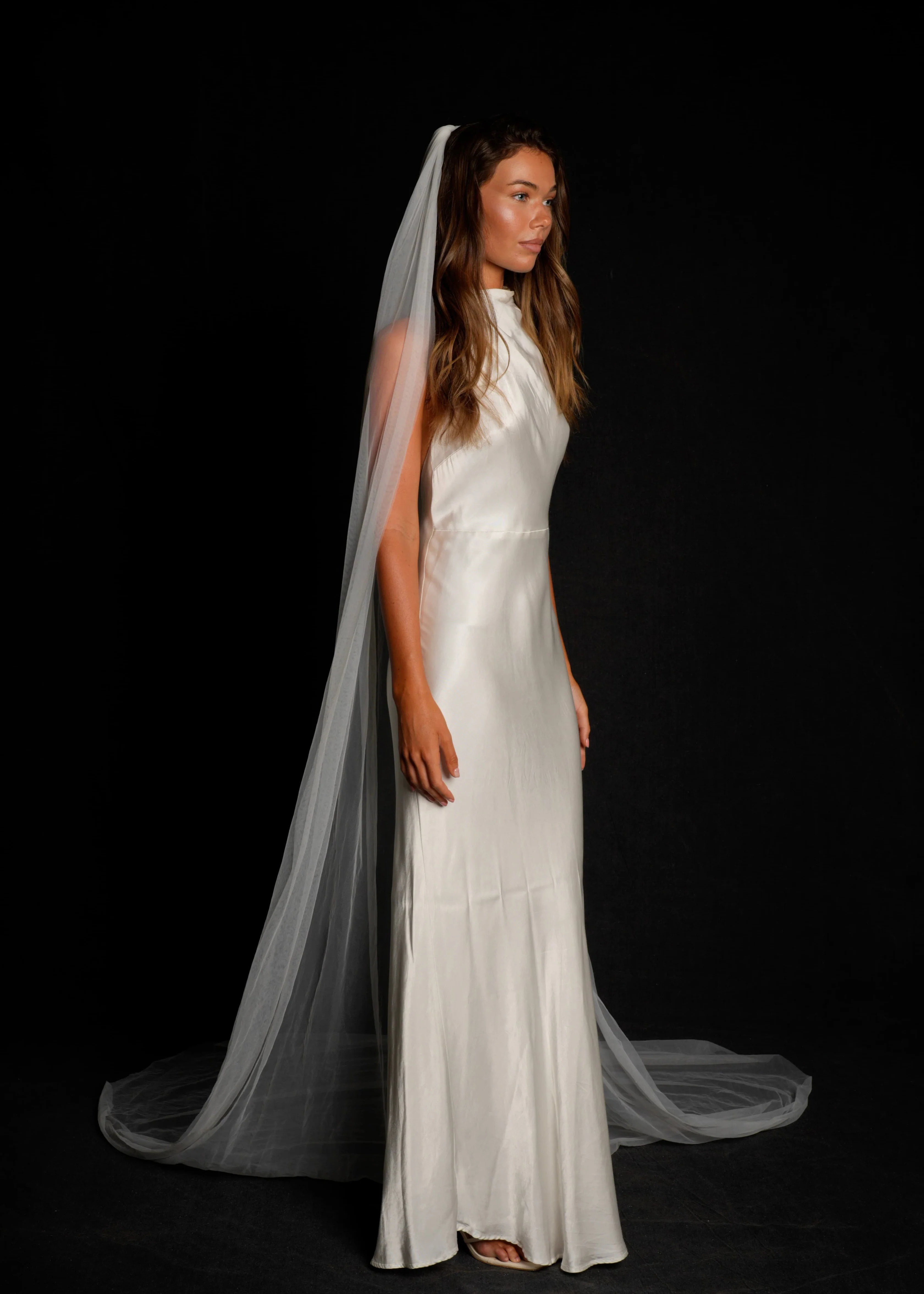 Simple Plain Classic Veil, Cathedral Length, Single Tier - Image 4