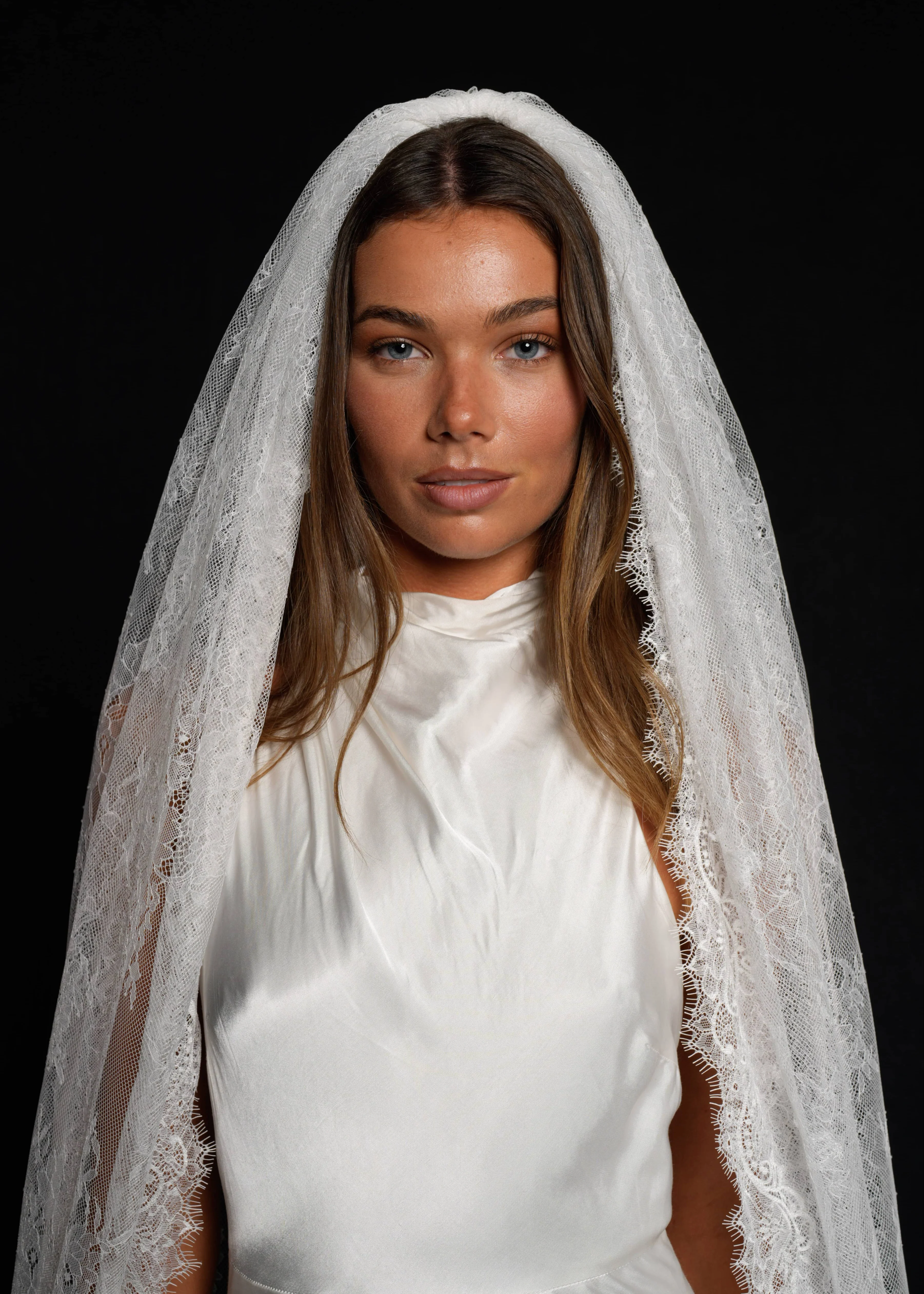 Chantilly All Over Lace Veil, Single Tier, Cathedral Length - Image 6