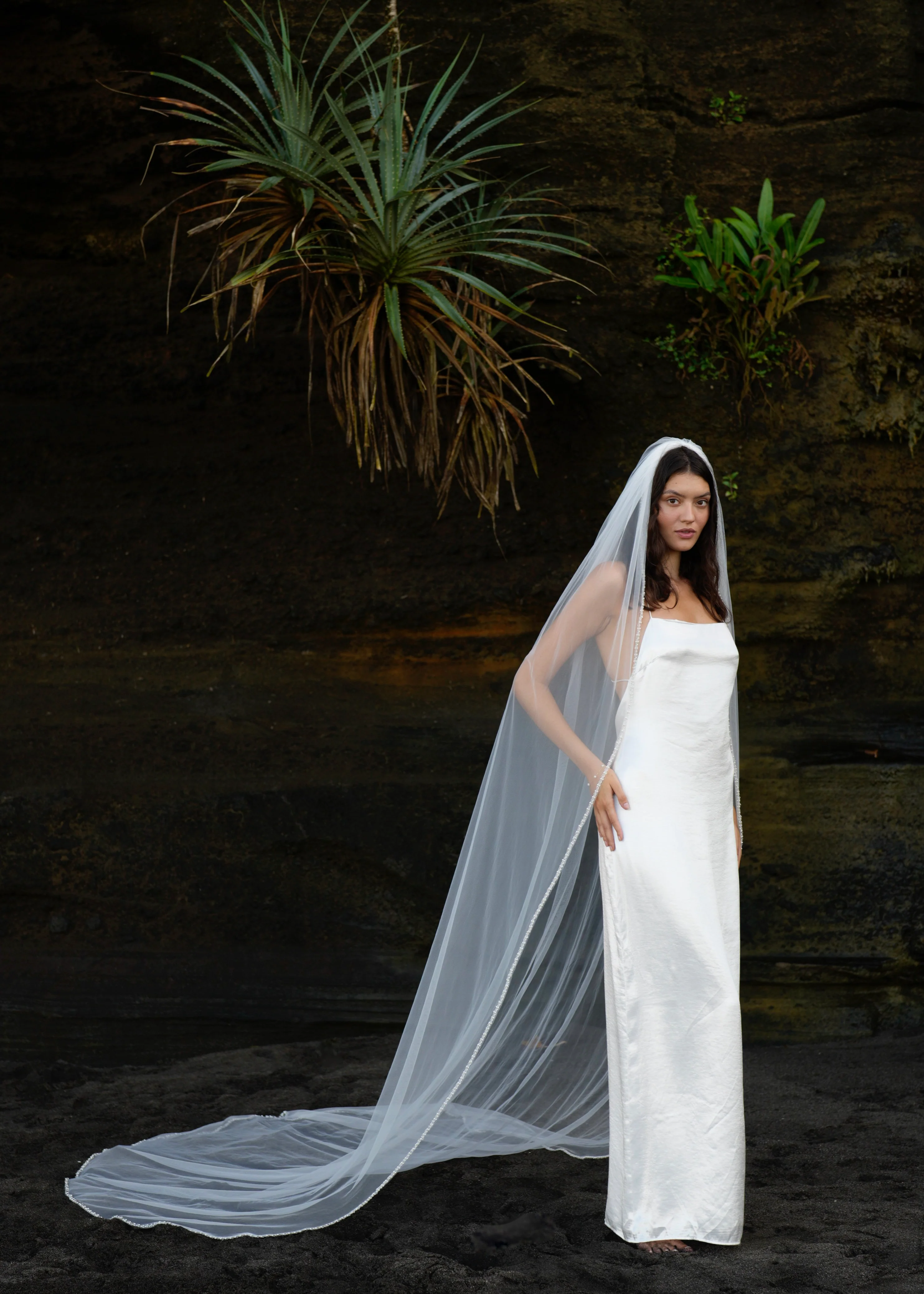 Pearl Beaded Edge Veil, Single Tier, Cathedral Length - Image 6