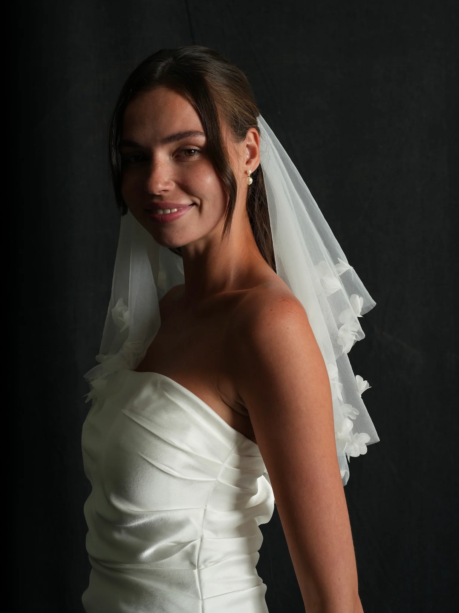 Mini 3D Flower Short Two Tier Bachelorette Veil - Image 14