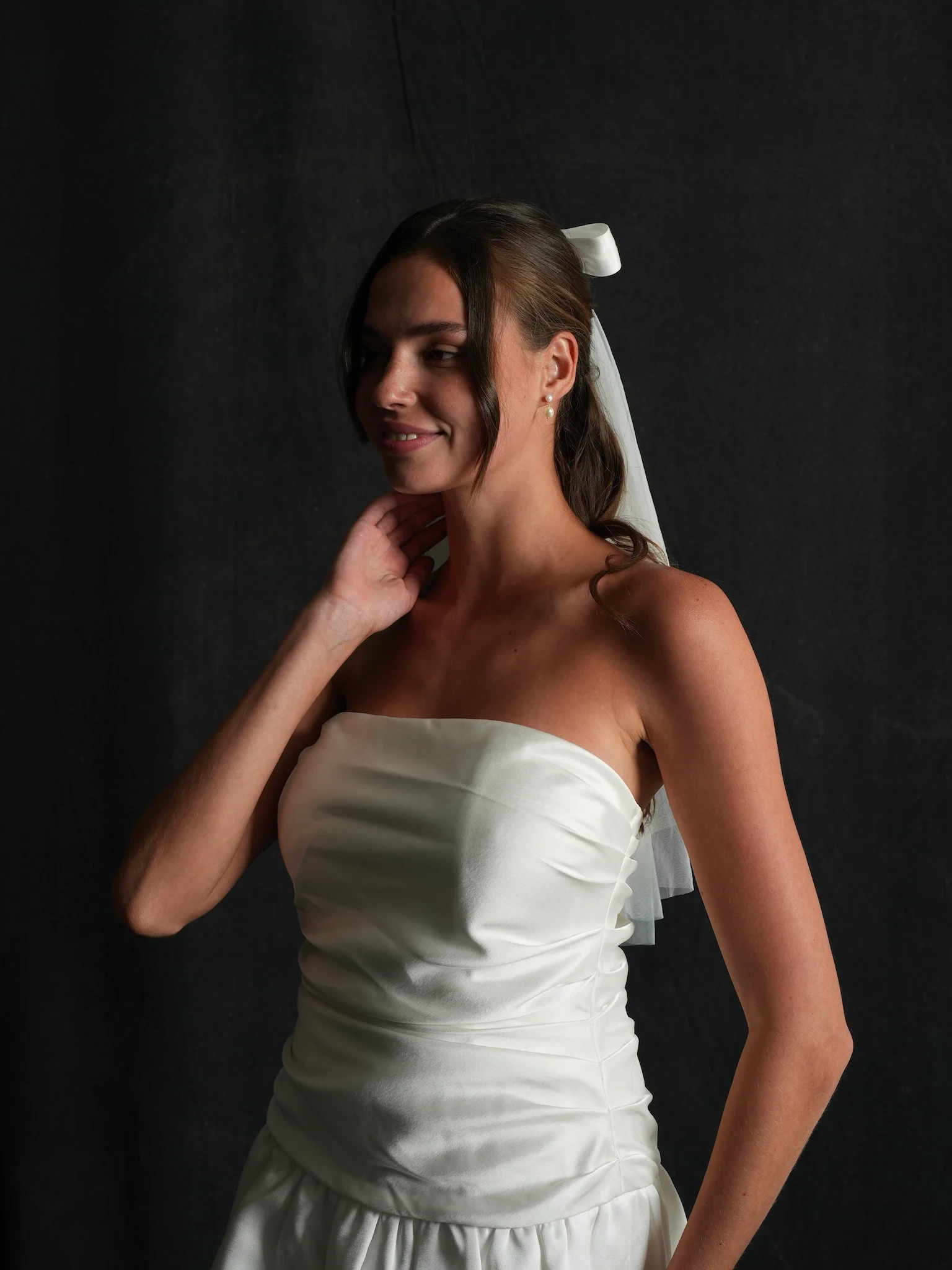 Mini Bow Short Two Tier Bachelorette Veil - Image 3