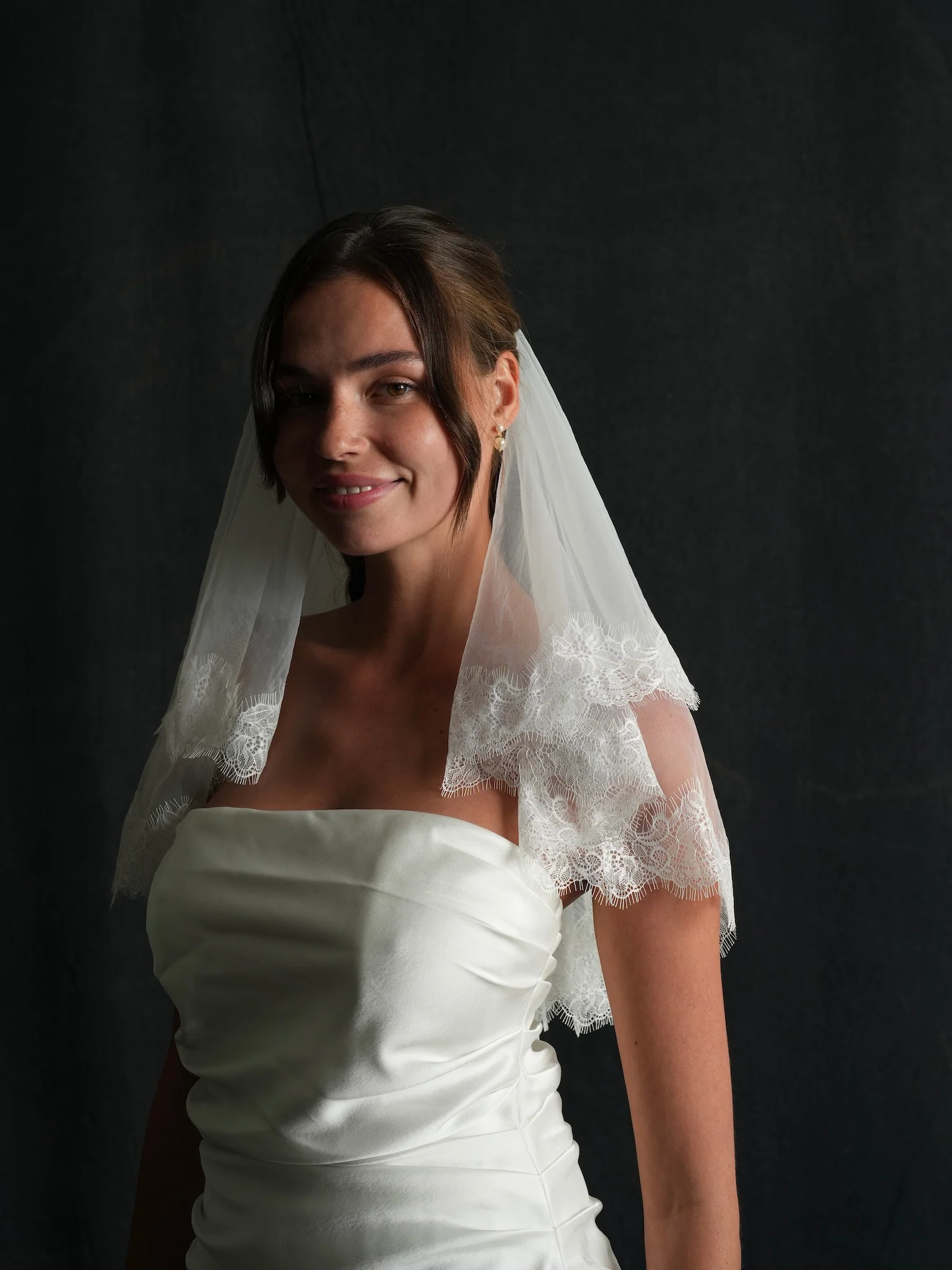 Mini Chantilly Lace Short Two Tier Bachelorette Veil - Image 3